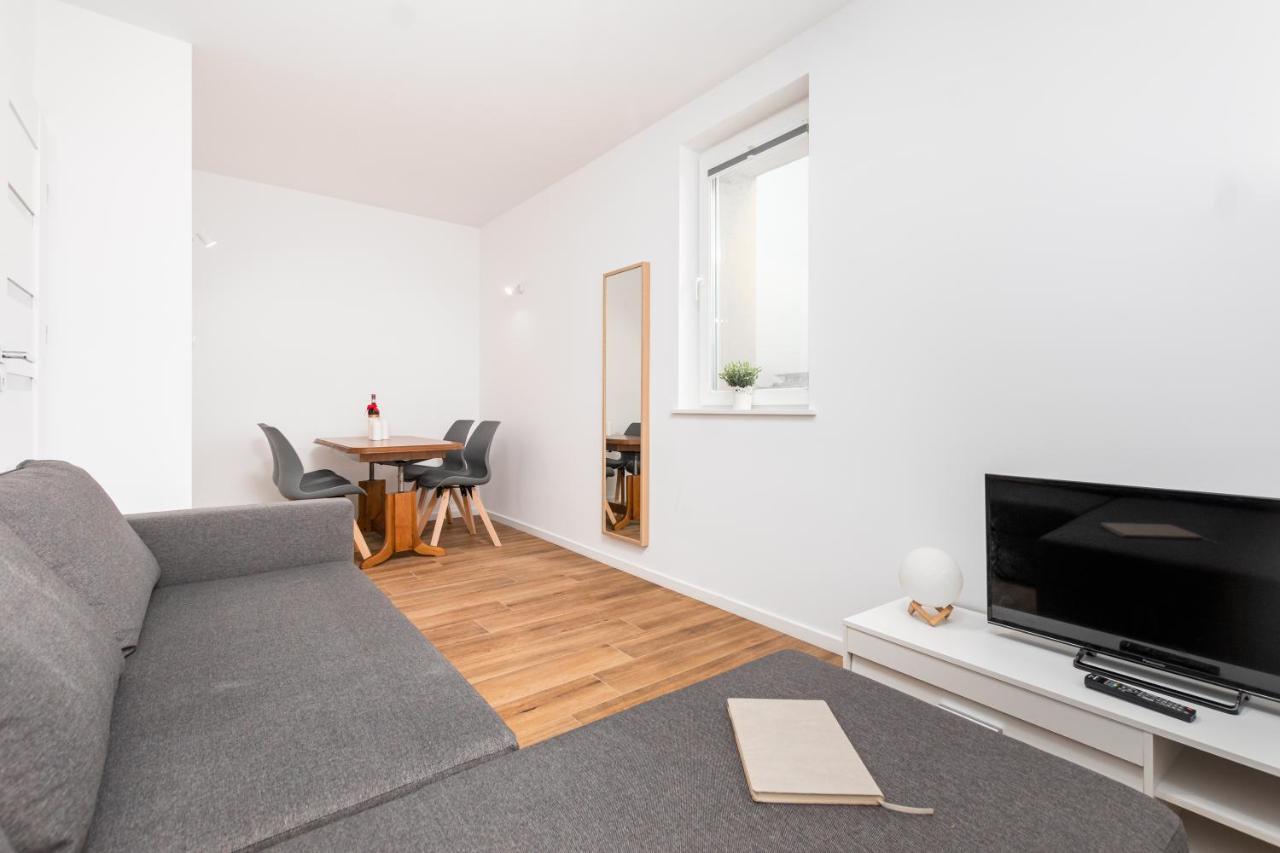 Tamka 1a By Homeprime Apartment Warsaw